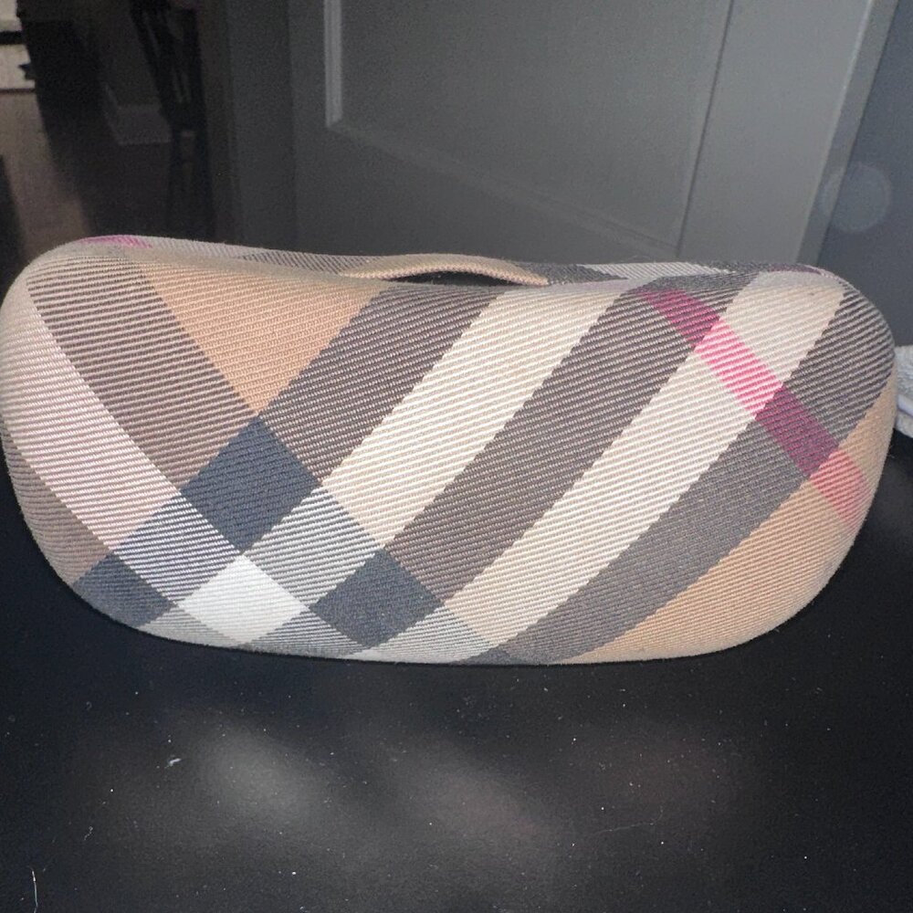 Burberry Iconic Pattern Glasses Case